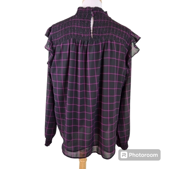 Torrid Blouse sz 1 Crinkle Chiffon Smocked Neck Blouse plus size - Picture 3 of 10